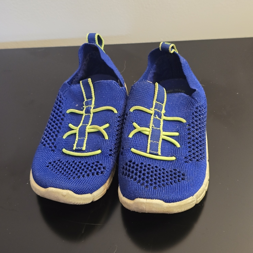 OshKosh B'gosh 11M Blue Water Shoes with Neon Green Laces